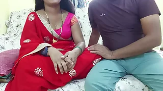 देवर ने भाभी की लाल साड़ी देखर अपने लन्ड के ऊपर कंट्रोल नहीं कर पाया और भाभी को चोद दिया